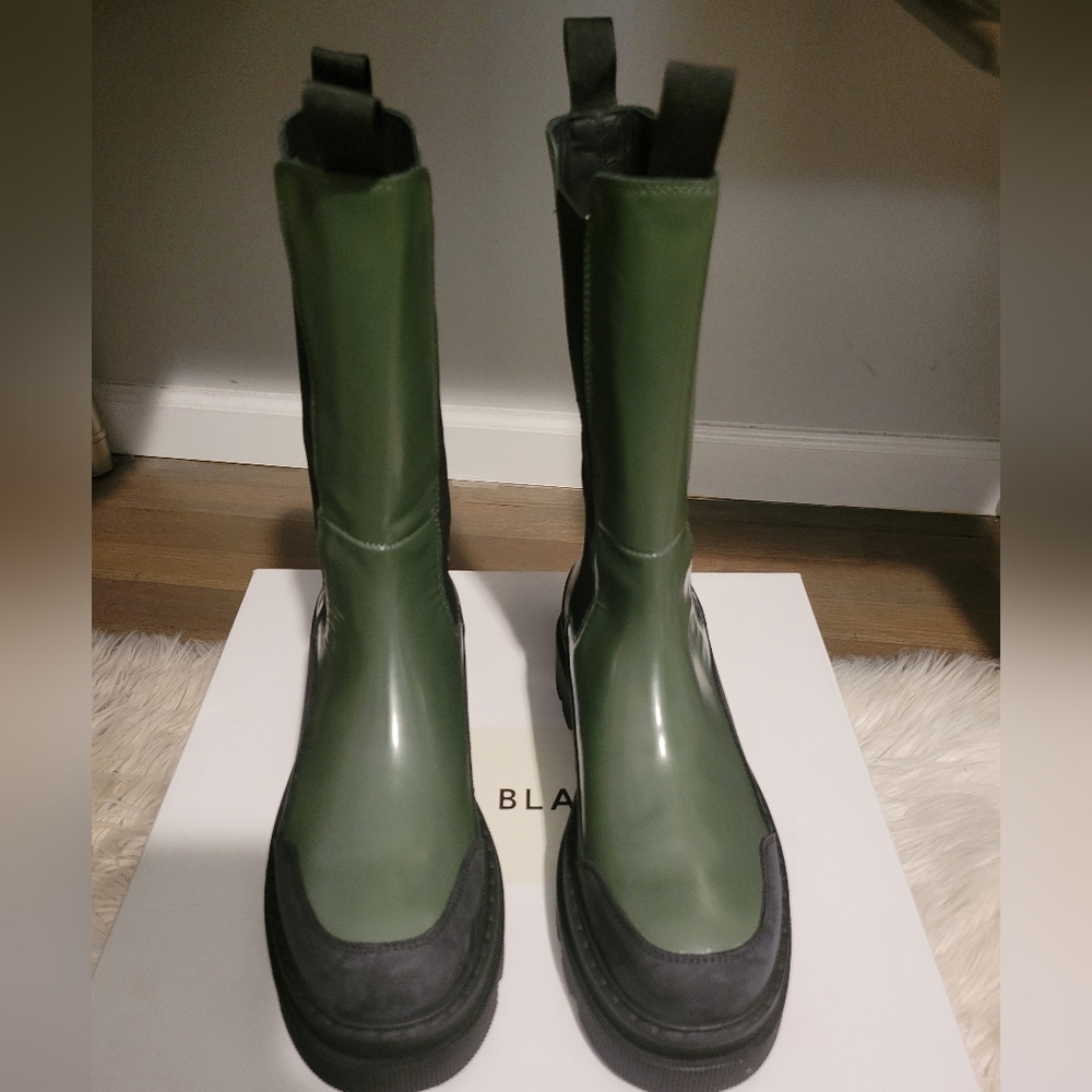 Voile Blanche high Chelsea boots
